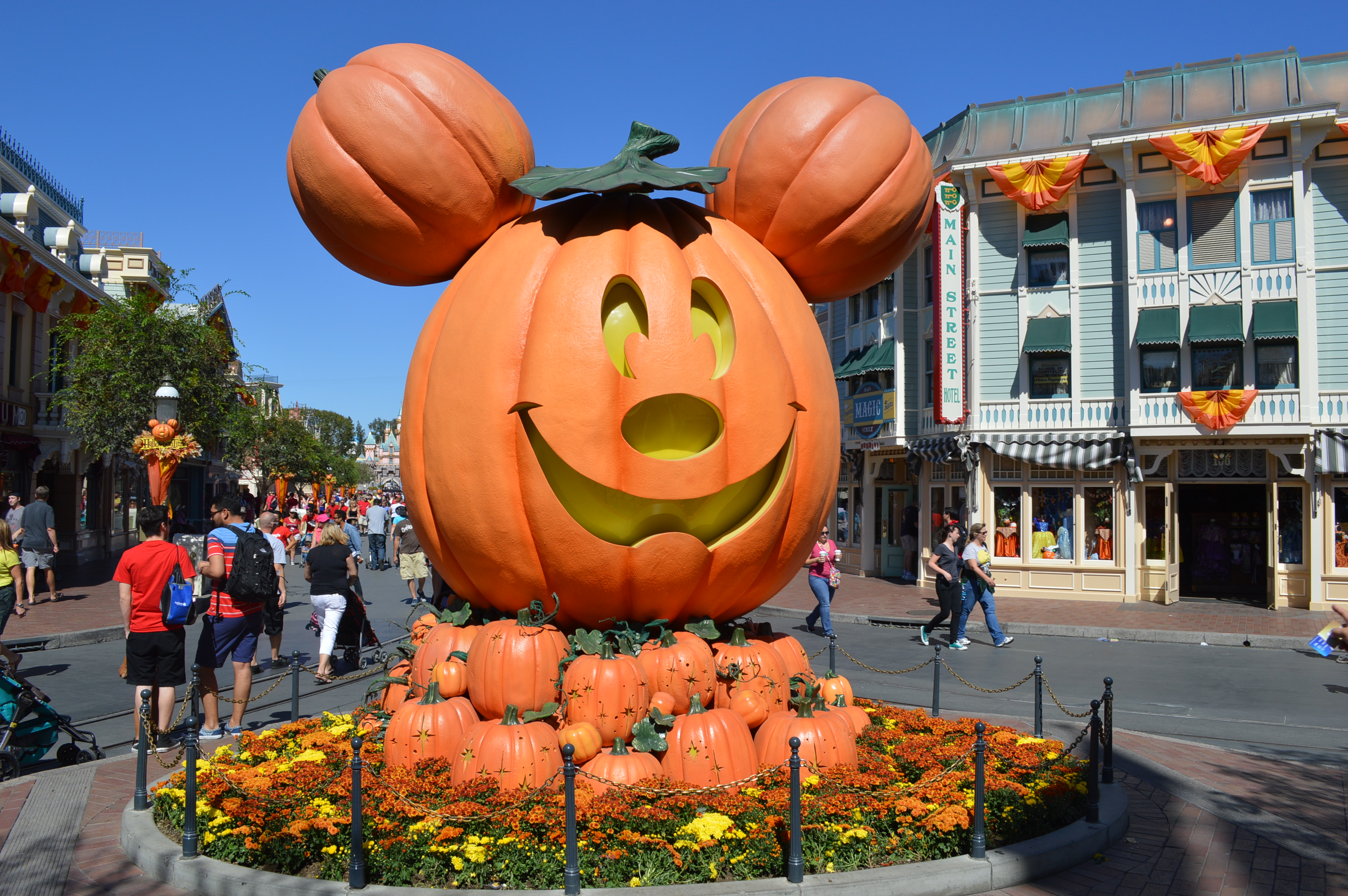 Disneyland Decorated For Halloween